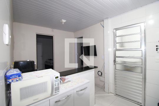 Sala/Cozinha de casa para alugar com 1 quarto, 36m² em Jardim Gianetti, São Paulo
