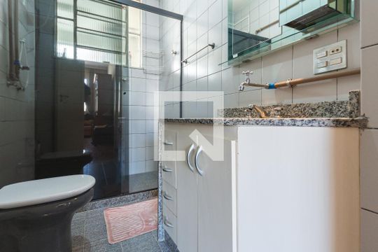 Banheiro de apartamento para alugar com 2 quartos, 95m² em Tijuca, Rio de Janeiro