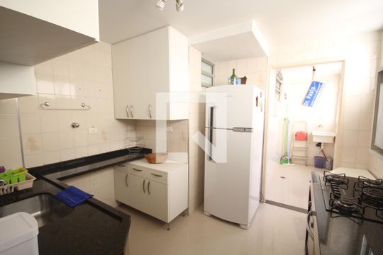 Cozinha de apartamento à venda com 2 quartos, 75m² em Liberdade, São Paulo