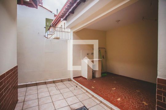 Área Externa de casa à venda com 2 quartos, 209m² em Chácara Inglesa, São Paulo