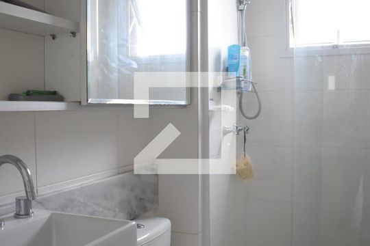 Banheiro Suíte de apartamento à venda com 2 quartos, 72m² em Capão Raso, Curitiba