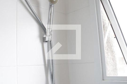 Banheiro Suíte de apartamento à venda com 2 quartos, 72m² em Capão Raso, Curitiba
