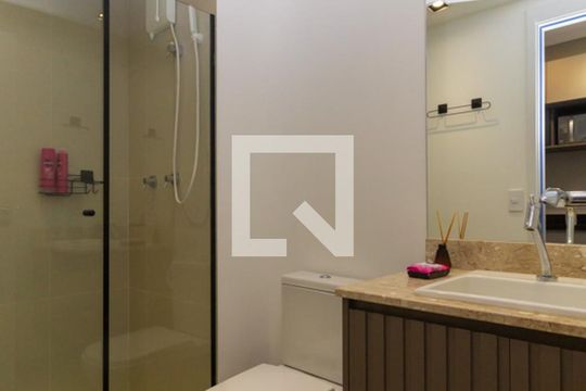 Banheiro de kitnet/studio para alugar com 1 quarto, 25m² em Vila Mariana, São Paulo