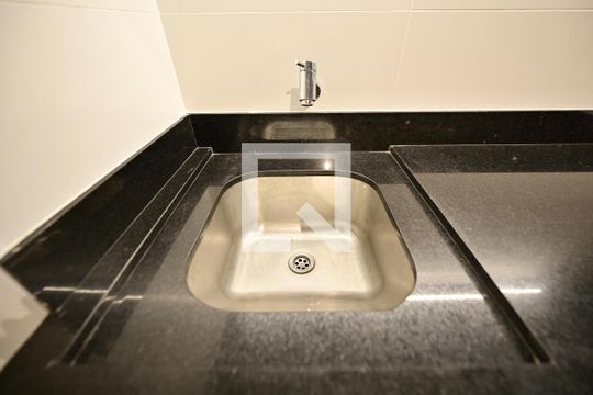 cozinha de apartamento para alugar com 1 quarto, 44m² em Setor Oeste, Goiânia