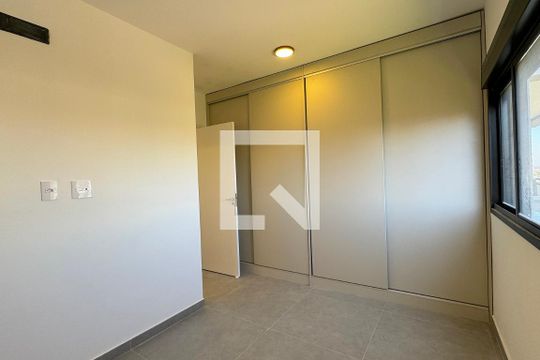 Suíte 1 de apartamento para alugar com 2 quartos, 63m² em Tamboré, Barueri