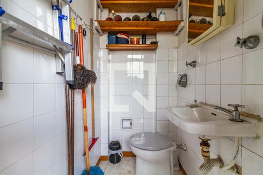 Banheiro de Serviço de apartamento para alugar com 2 quartos, 92m² em Vila Mariana, São Paulo
