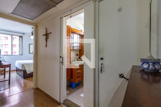 Corredor de apartamento para alugar com 2 quartos, 92m² em Vila Mariana, São Paulo