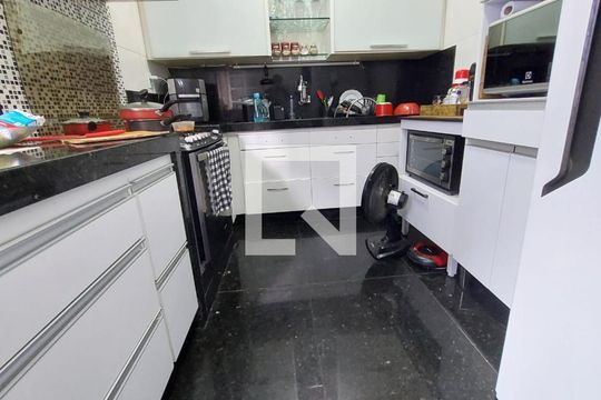 Cozinha de casa à venda com 4 quartos, 244m² em Itapoã, Belo Horizonte