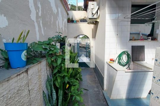 Lavanderia de casa à venda com 4 quartos, 244m² em Itapoã, Belo Horizonte