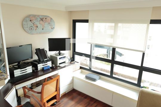 Quarto de apartamento à venda com 4 quartos, 169m² em Indianópolis, São Paulo