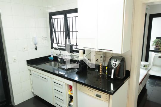 Cozinha de apartamento à venda com 4 quartos, 169m² em Indianópolis, São Paulo