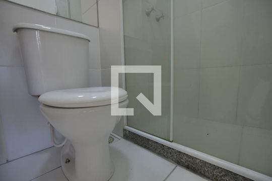 Banheiro de apartamento à venda com 2 quartos, 46m² em Madureira, Rio de Janeiro