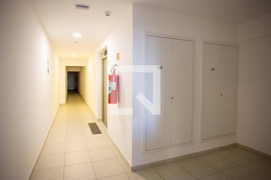 Hall de entrada de apartamento para alugar com 2 quartos, 44m² em Centro, Diadema