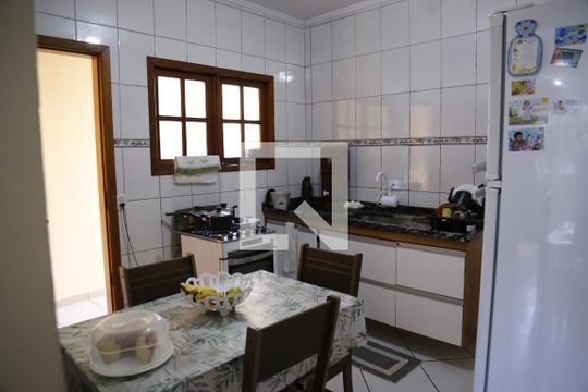 Cozinha de casa à venda com 3 quartos, 160m² em Jardim Santo Elias, São Paulo