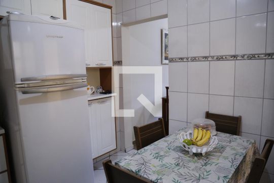 Cozinha de casa à venda com 3 quartos, 160m² em Jardim Santo Elias, São Paulo