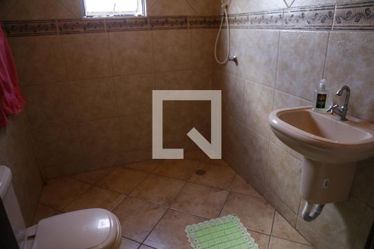 Banheiro Social de casa à venda com 3 quartos, 160m² em Jardim Santo Elias, São Paulo