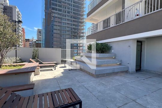 Terraço de kitnet/studio para alugar com 1 quarto, 23m² em Pinheiros, São Paulo