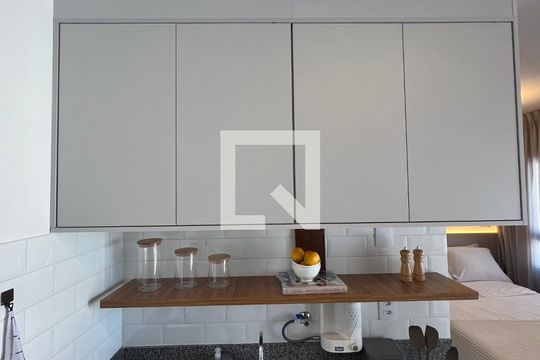 Cozinha de kitnet/studio para alugar com 1 quarto, 23m² em Pinheiros, São Paulo