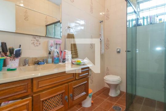 Banheiro de casa à venda com 2 quartos, 132m² em Bosque da Saúde, São Paulo