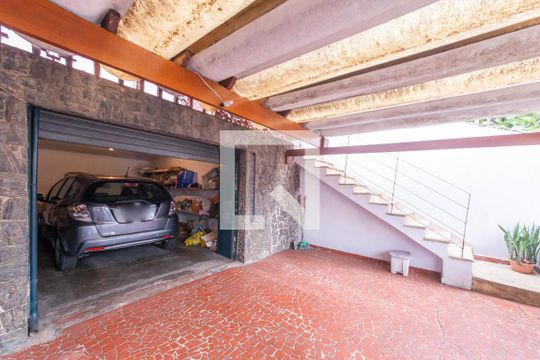 Garagem de casa à venda com 2 quartos, 132m² em Bosque da Saúde, São Paulo