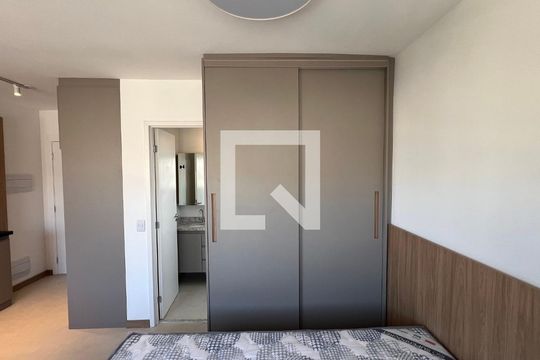 Quarto de kitnet/studio à venda com 1 quarto, 25m² em Pinheiros, São Paulo