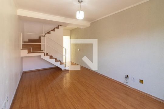 Casa para alugar com 2 quartos, 65m² em Granja Viana, Cotia