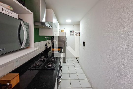 Cozinha de apartamento à venda com 2 quartos, 96m² em Maria Paula, Niterói