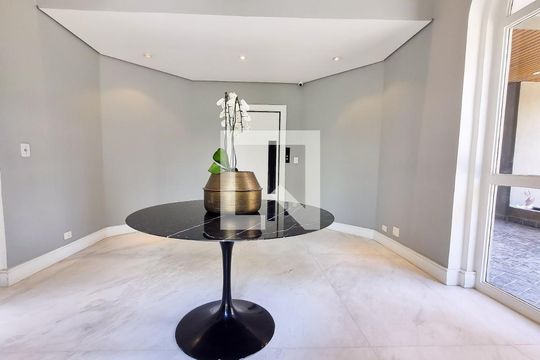 Área comum - Hall social de apartamento para alugar com 6 quartos, 277m² em Vila Suzana, São Paulo