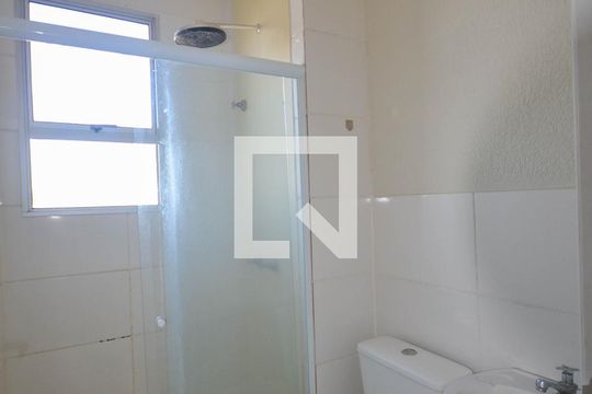 Banheiro de apartamento para alugar com 2 quartos, 90m² em Juriti, Nova Iguaçu