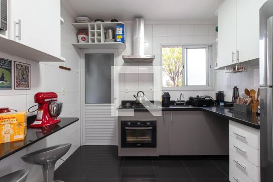 Cozinha de apartamento à venda com 3 quartos, 83m² em Vila Isolina Mazzei, São Paulo