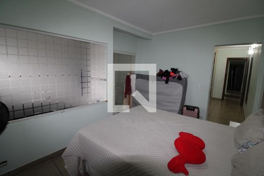 Suíte de casa à venda com 4 quartos, 150m² em Parque Edu Chaves, São Paulo