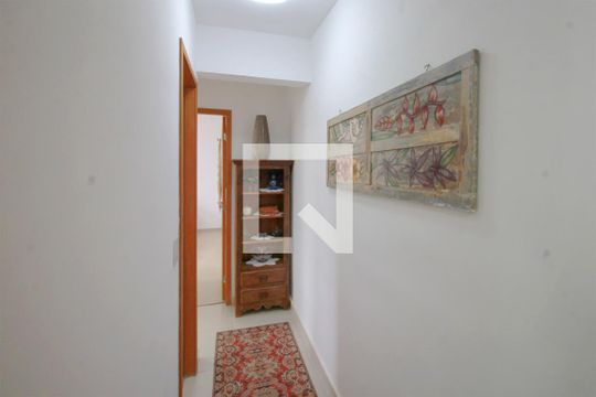 Corredor de apartamento para alugar com 2 quartos, 65m² em Buritis, Belo Horizonte