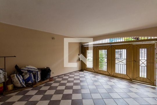 Garagem de casa à venda com 3 quartos, 150m² em Jardim Itapemirim, São Paulo
