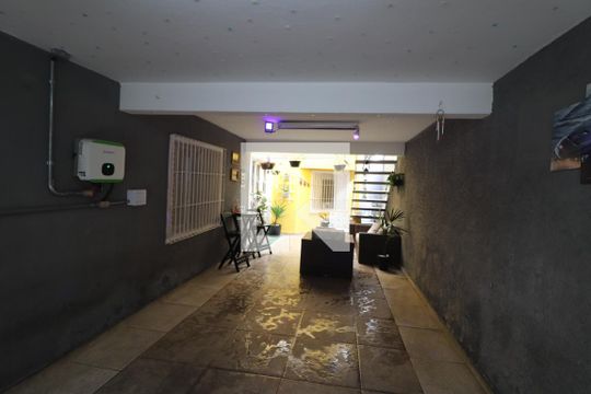 Garagem de casa à venda com 3 quartos, 208m² em Vila Carrao, São Paulo