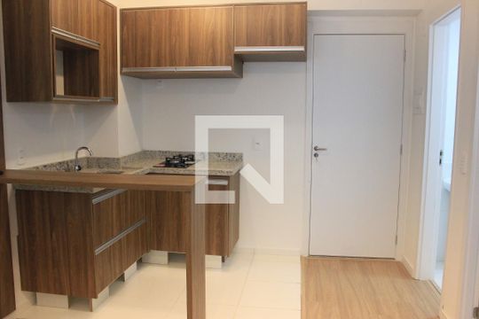 Cozinha de kitnet/studio para alugar com 1 quarto, 28m² em Vila das Bandeiras, Guarulhos