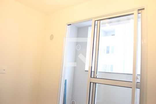 Sala de kitnet/studio para alugar com 1 quarto, 28m² em Vila das Bandeiras, Guarulhos
