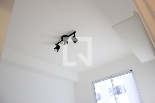 Quarto de kitnet/studio para alugar com 1 quarto, 28m² em Vila das Bandeiras, Guarulhos