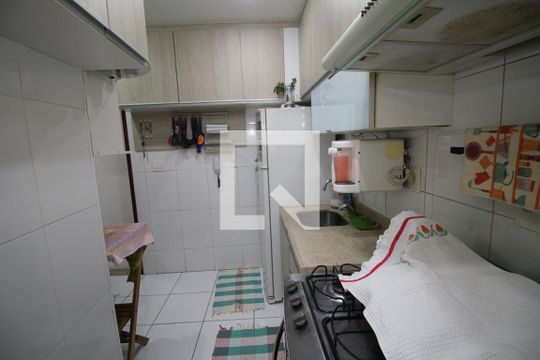 Cozinha de apartamento à venda com 2 quartos, 54m² em Cordovil, Rio de Janeiro
