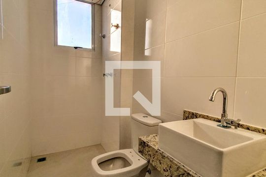 Banheiro de apartamento à venda com 2 quartos, 67m² em Ipiranga, Belo Horizonte