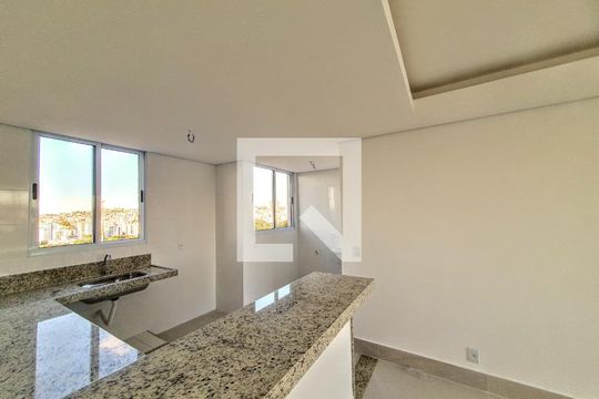 Cozinha de apartamento à venda com 2 quartos, 67m² em Ipiranga, Belo Horizonte