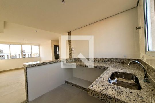 Cozinha de apartamento à venda com 2 quartos, 67m² em Ipiranga, Belo Horizonte
