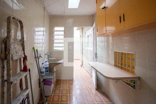 Área de Serviço de casa para alugar com 3 quartos, 200m² em Jardim Aeroporto, São Paulo