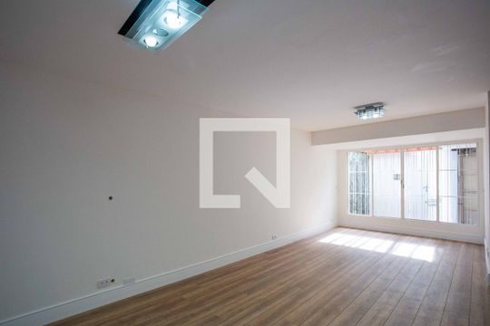 Sala de casa à venda com 3 quartos, 200m² em Jardim Aeroporto, São Paulo