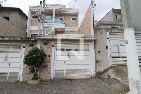 Fachada de casa à venda com 3 quartos, 140m² em Vila Carrao, São Paulo