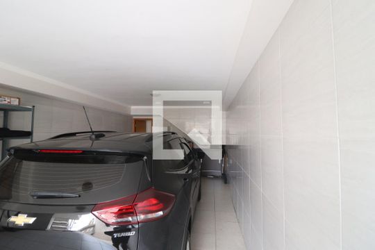 Garagem de casa à venda com 3 quartos, 140m² em Vila Carrao, São Paulo