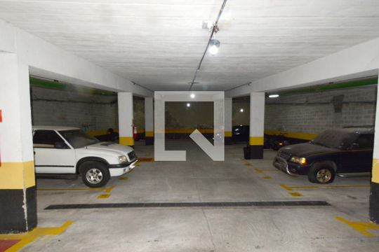 Garagem de casa de condomínio à venda com 3 quartos, 100m² em Vila Campo Grande, São Paulo