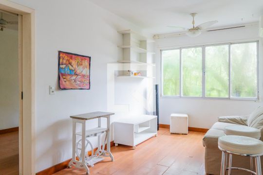 Sala de apartamento para alugar com 1 quarto, 67m² em Ipanema, Porto Alegre