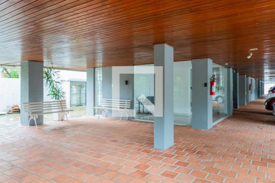 Entrada de apartamento para alugar com 1 quarto, 67m² em Ipanema, Porto Alegre