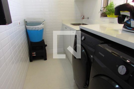 Área de Serviço de apartamento à venda com 4 quartos, 252m² em Real Parque, São Paulo