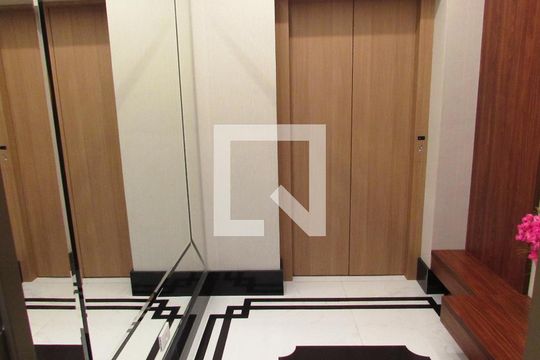 Hall de entrada de apartamento à venda com 4 quartos, 252m² em Real Parque, São Paulo